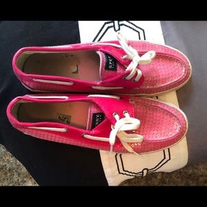 Pink sperry top wider shoe